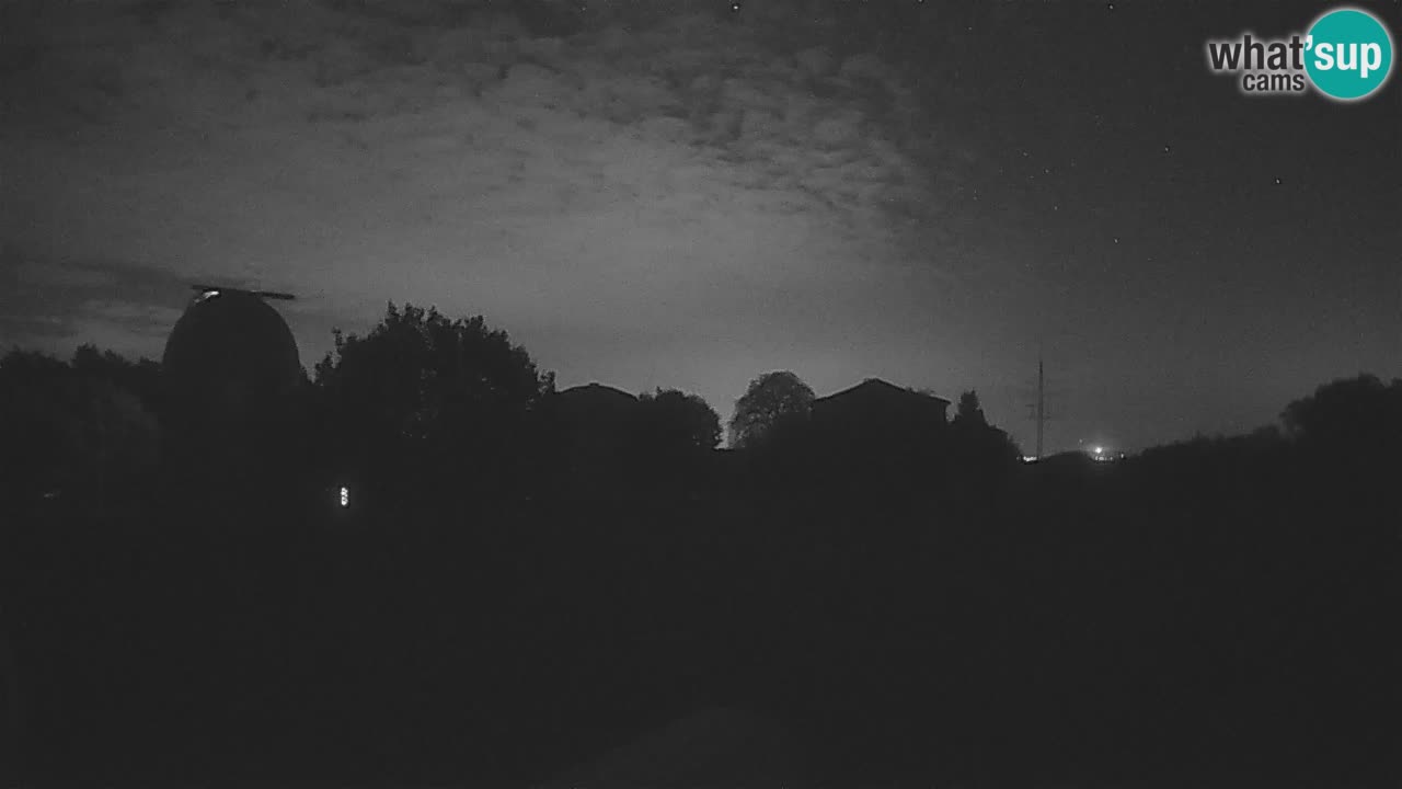 Webcam en direct de l’Observatoire de Višnjan – Explorez le ciel, les astéroïdes, les comètes et les météoroïdes