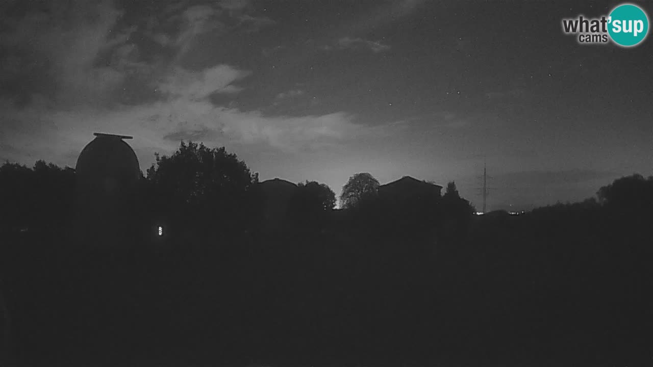 Webcam live dell’Osservatorio di  – Esplora il cielo, gli asteroidi, i comete e i meteoroidi.
