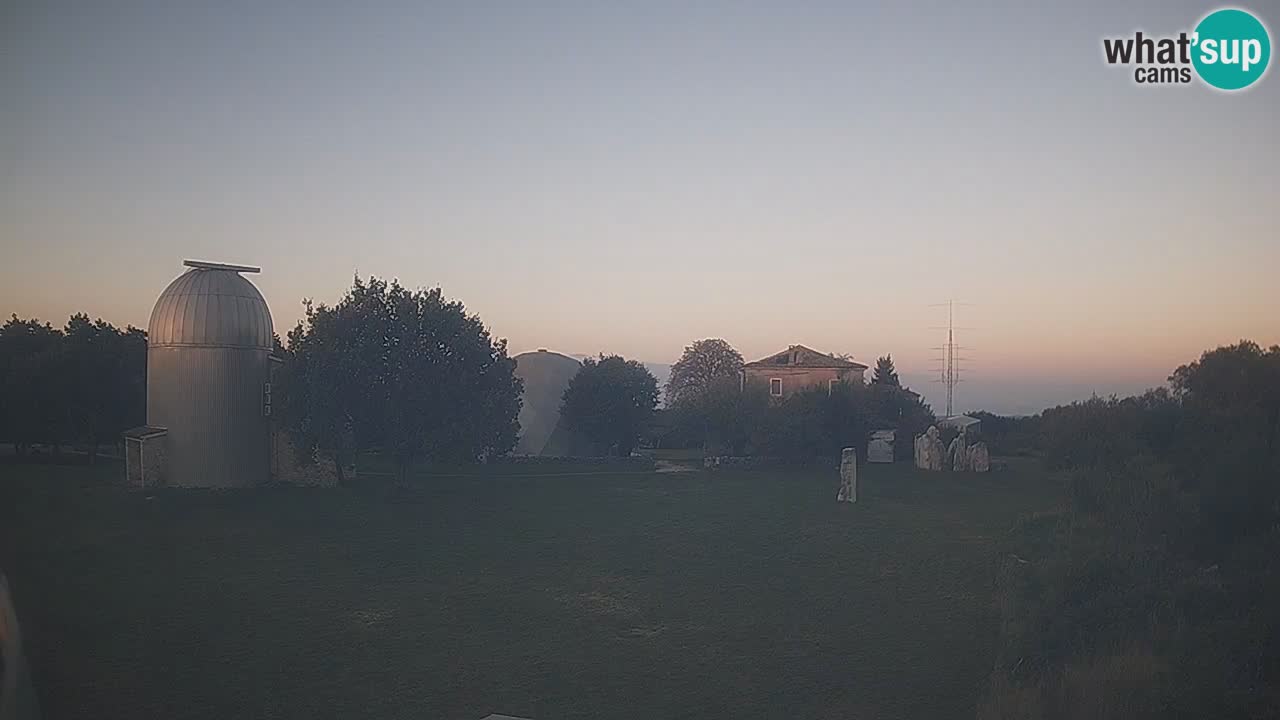 Cámara web en vivo del Observatorio de Višnjan: explora el cielo, los asteroides, cometas y meteoroides