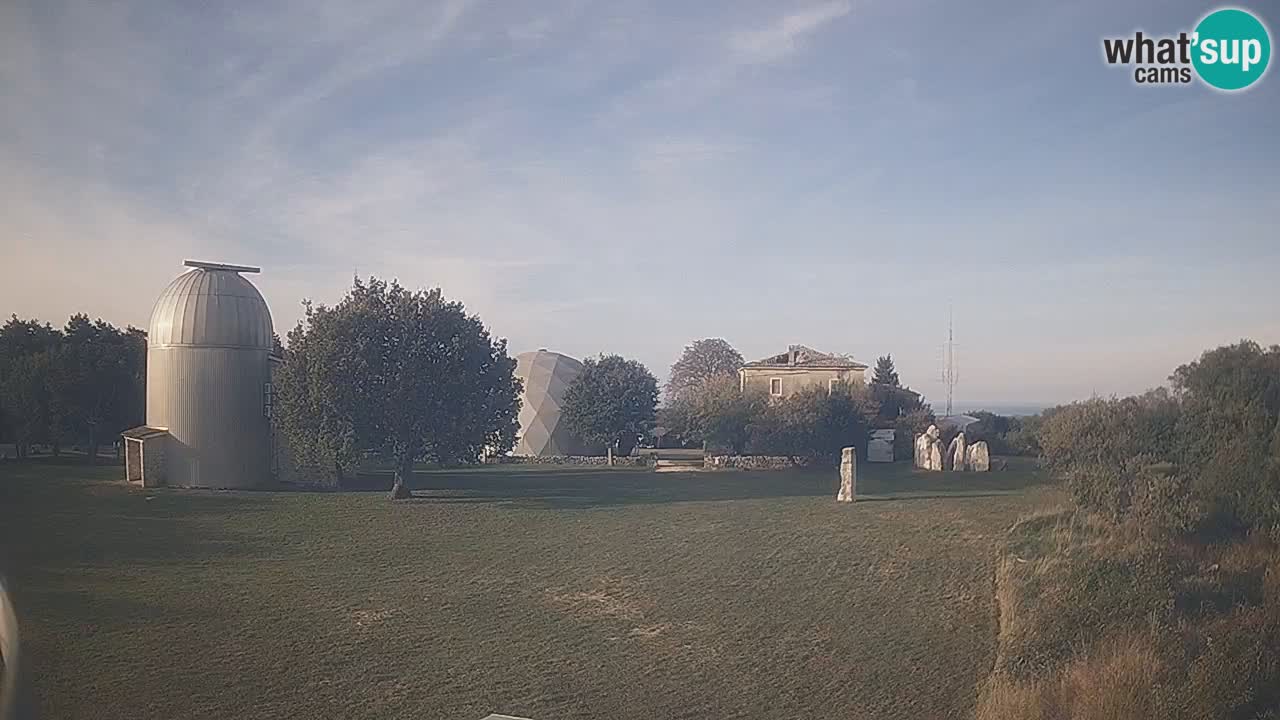 Višnjan-Observatorium Live Webcam – Explore the Sky, Asteroids, Comets, and Meteoroids
