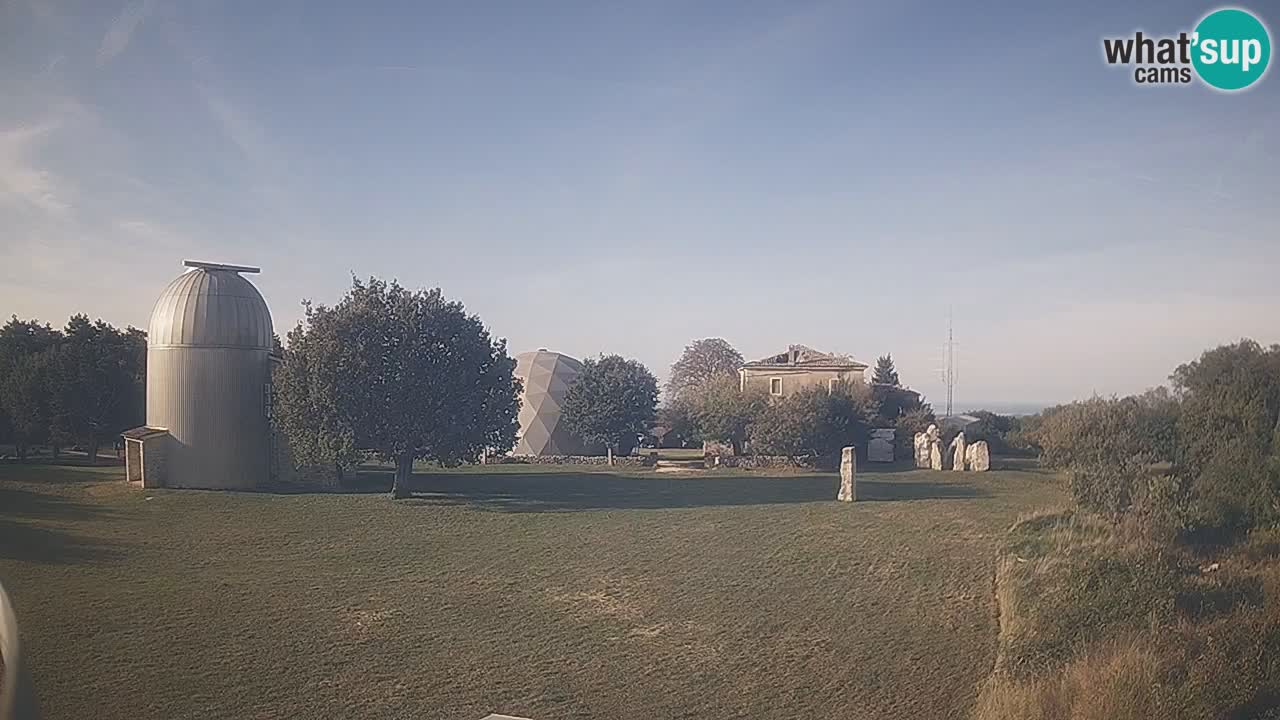 Višnjan-Observatorium Live Webcam – Explore the Sky, Asteroids, Comets, and Meteoroids