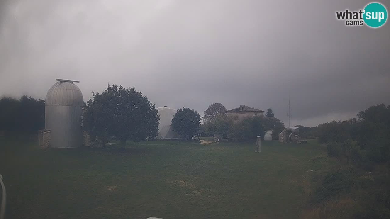 Webcam en direct de l’Observatoire de Višnjan – Explorez le ciel, les astéroïdes, les comètes et les météoroïdes
