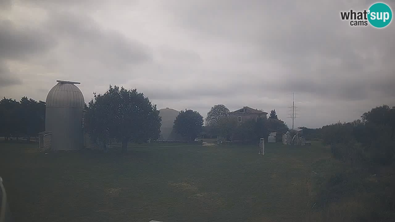 Webcam en direct de l’Observatoire de Višnjan – Explorez le ciel, les astéroïdes, les comètes et les météoroïdes