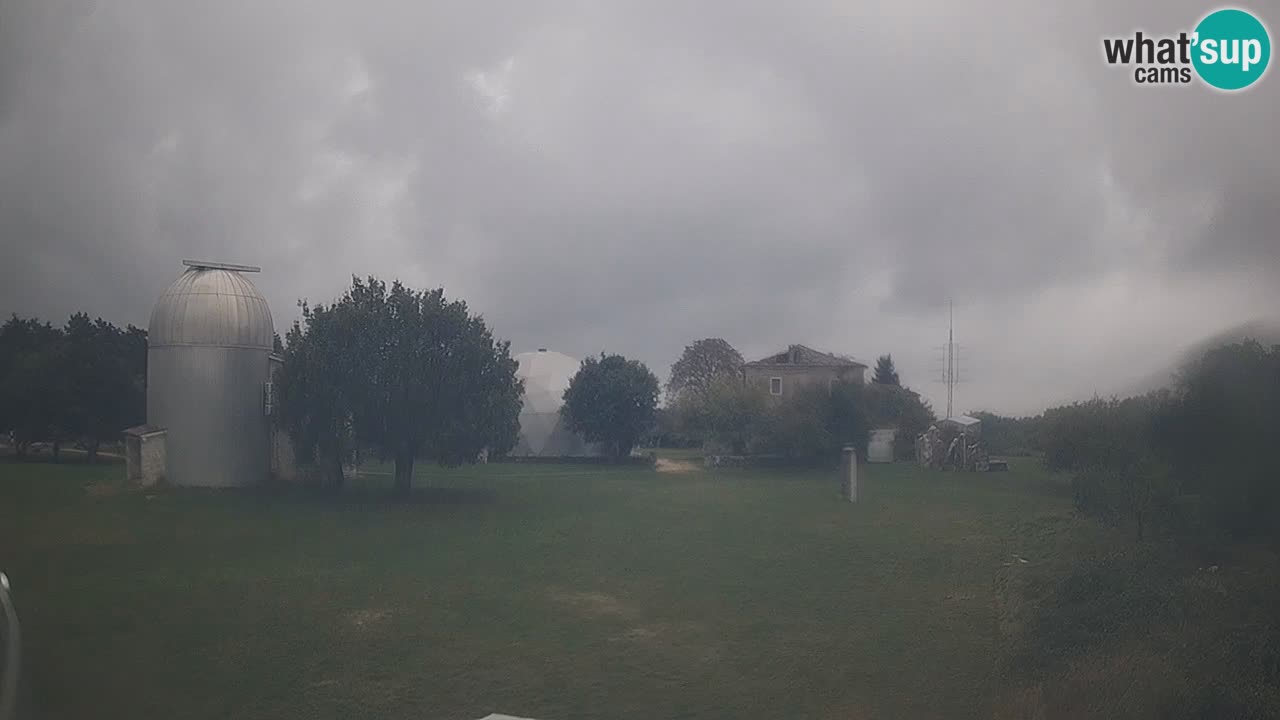 Webcam en direct de l’Observatoire de Višnjan – Explorez le ciel, les astéroïdes, les comètes et les météoroïdes