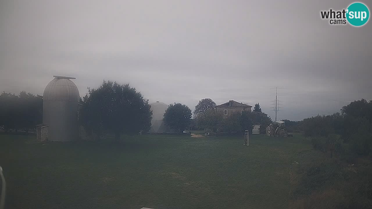 Webcam en direct de l’Observatoire de Višnjan – Explorez le ciel, les astéroïdes, les comètes et les météoroïdes