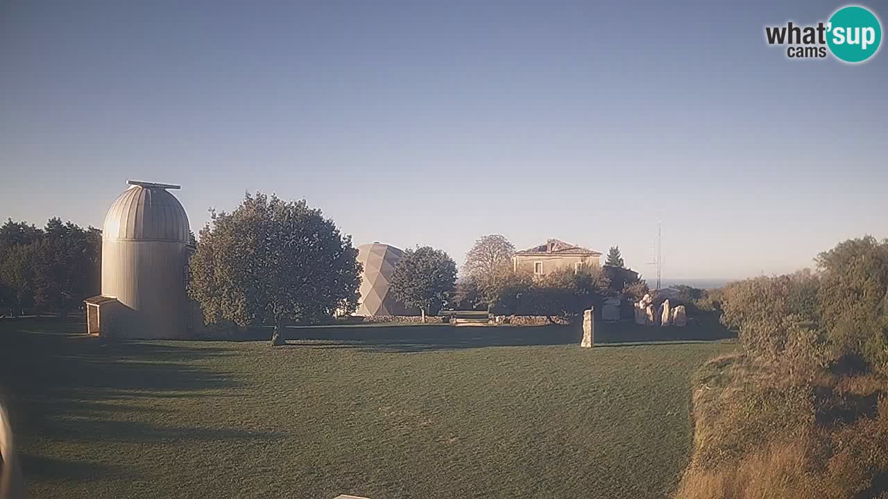 Webcam en direct de l’Observatoire de Višnjan – Explorez le ciel, les astéroïdes, les comètes et les météoroïdes