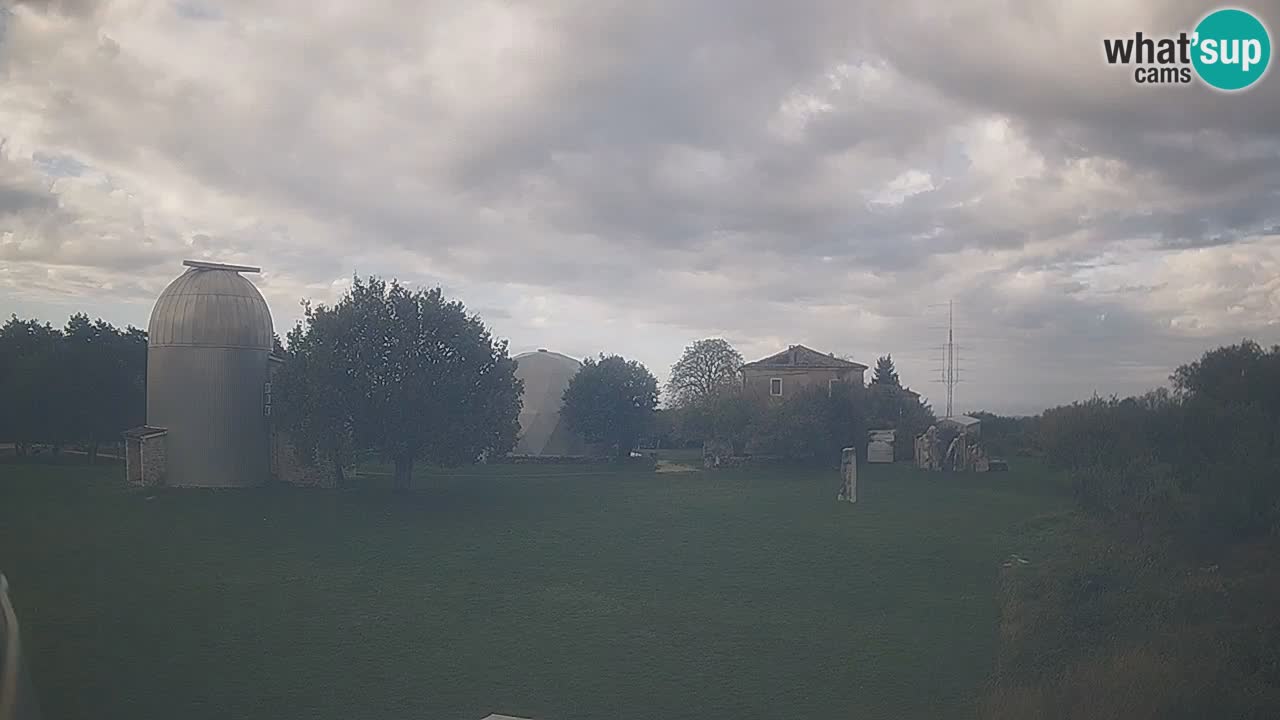 Cámara web en vivo del Observatorio de Višnjan: explora el cielo, los asteroides, cometas y meteoroides