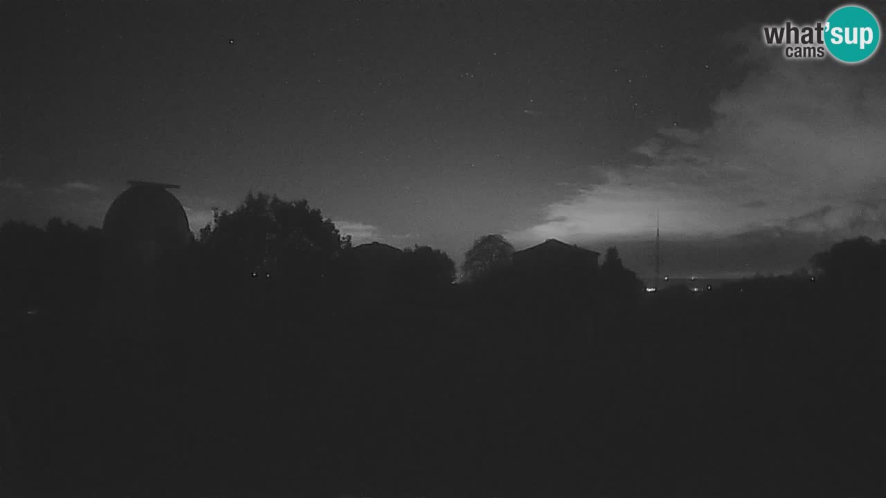 Webcam live dell’Osservatorio di  – Esplora il cielo, gli asteroidi, i comete e i meteoroidi.