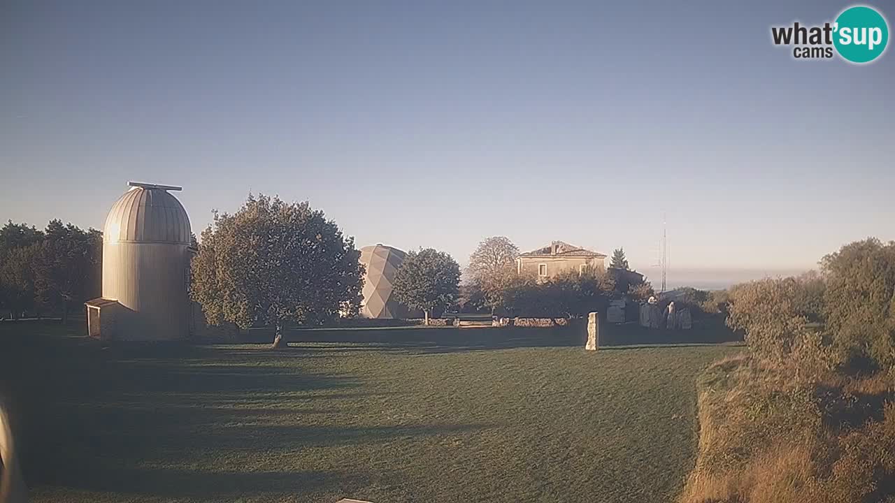 Višnjan-Observatorium Live Webcam – Explore the Sky, Asteroids, Comets, and Meteoroids
