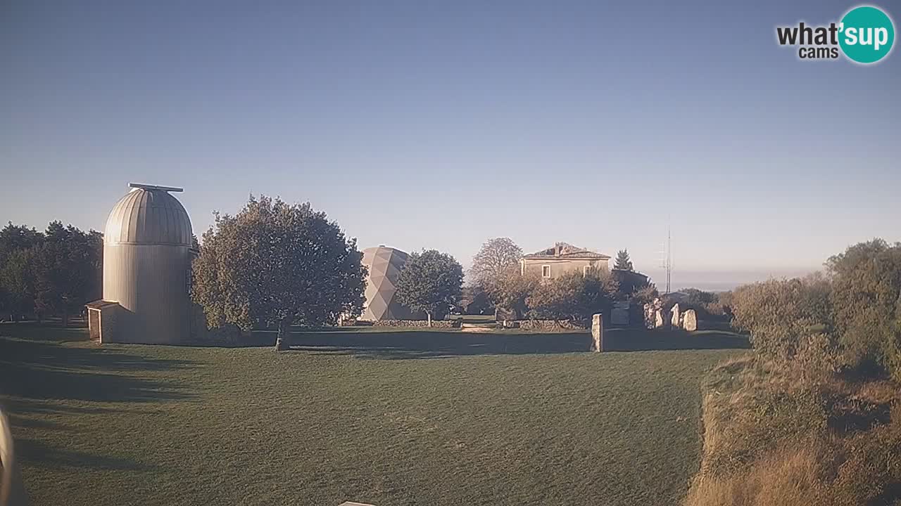 Cámara web en vivo del Observatorio de Višnjan: explora el cielo, los asteroides, cometas y meteoroides