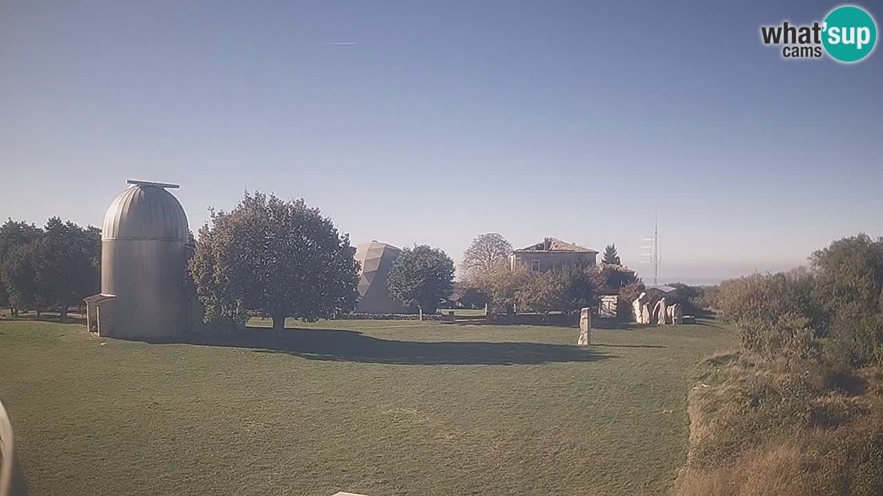 Višnjan-Observatorium Live Webcam – Explore the Sky, Asteroids, Comets, and Meteoroids