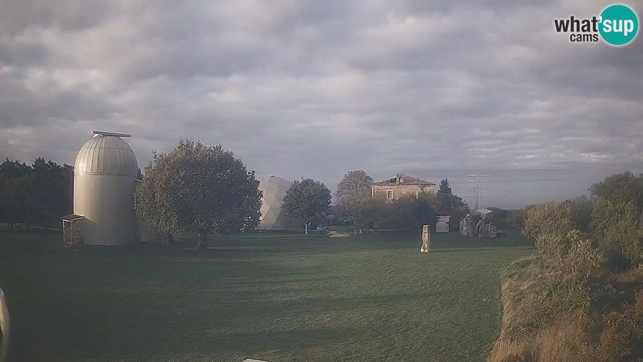 Višnjan-Observatorium Live Webcam – Explore the Sky, Asteroids, Comets, and Meteoroids