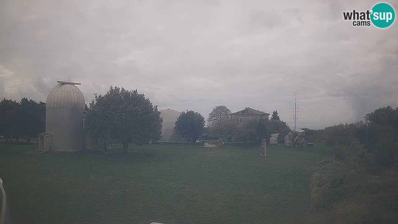 Webcam en direct de l’Observatoire de Višnjan – Explorez le ciel, les astéroïdes, les comètes et les météoroïdes