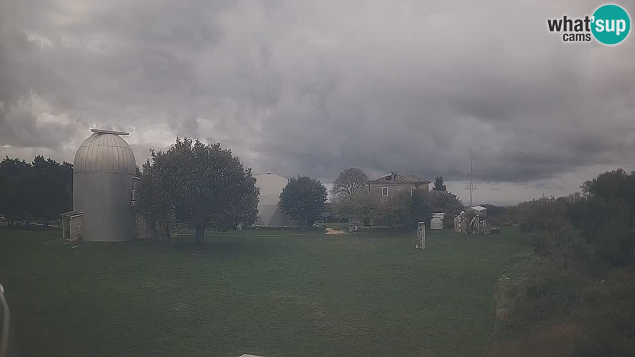 Cámara web en vivo del Observatorio de Višnjan: explora el cielo, los asteroides, cometas y meteoroides