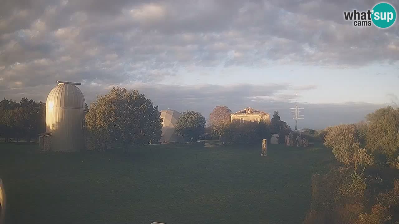 Observatorij Višnjan spletna kamera – Odkrivajte nebo, asteroide, komete in meteorite