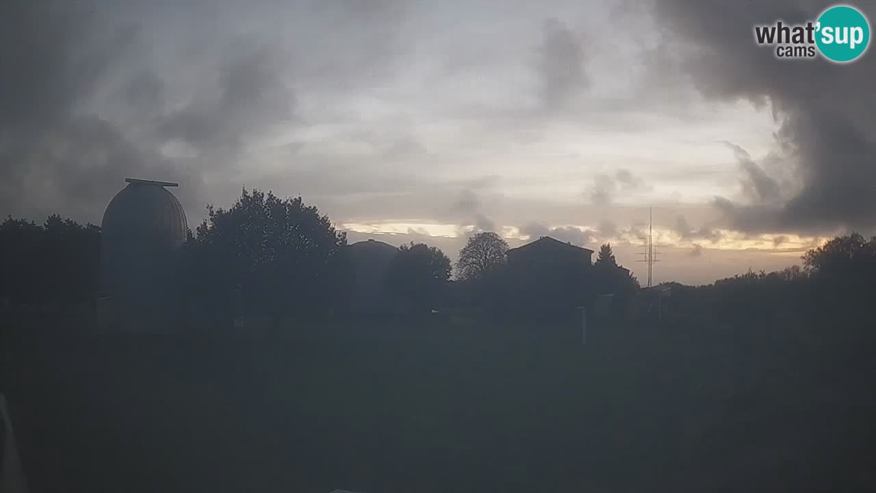 Višnjan-Observatorium Live Webcam – Explore the Sky, Asteroids, Comets, and Meteoroids