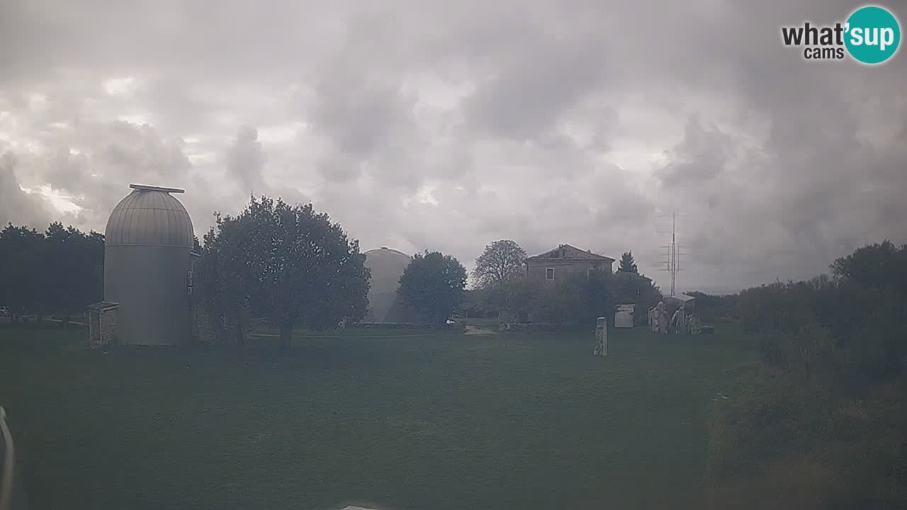 Višnjan-Observatorium Live Webcam – Explore the Sky, Asteroids, Comets, and Meteoroids