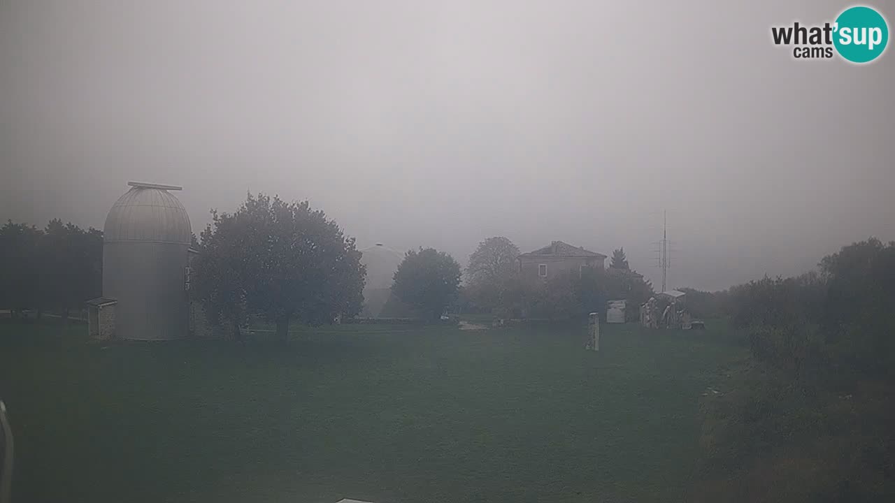 Webcam live dell’Osservatorio di  – Esplora il cielo, gli asteroidi, i comete e i meteoroidi.