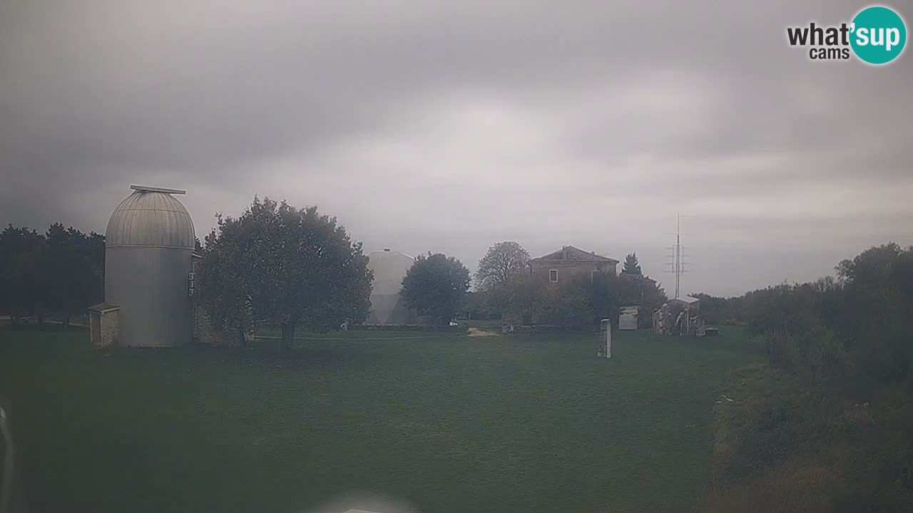 Višnjan-Observatorium Live Webcam – Explore the Sky, Asteroids, Comets, and Meteoroids