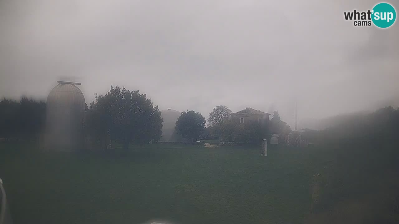 Webcam live dell’Osservatorio di  – Esplora il cielo, gli asteroidi, i comete e i meteoroidi.