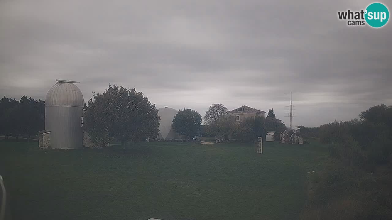 Cámara web en vivo del Observatorio de Višnjan: explora el cielo, los asteroides, cometas y meteoroides