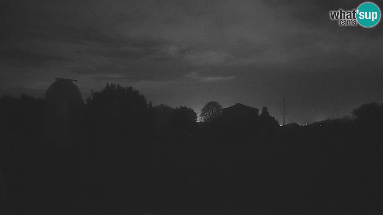 Cámara web en vivo del Observatorio de Višnjan: explora el cielo, los asteroides, cometas y meteoroides