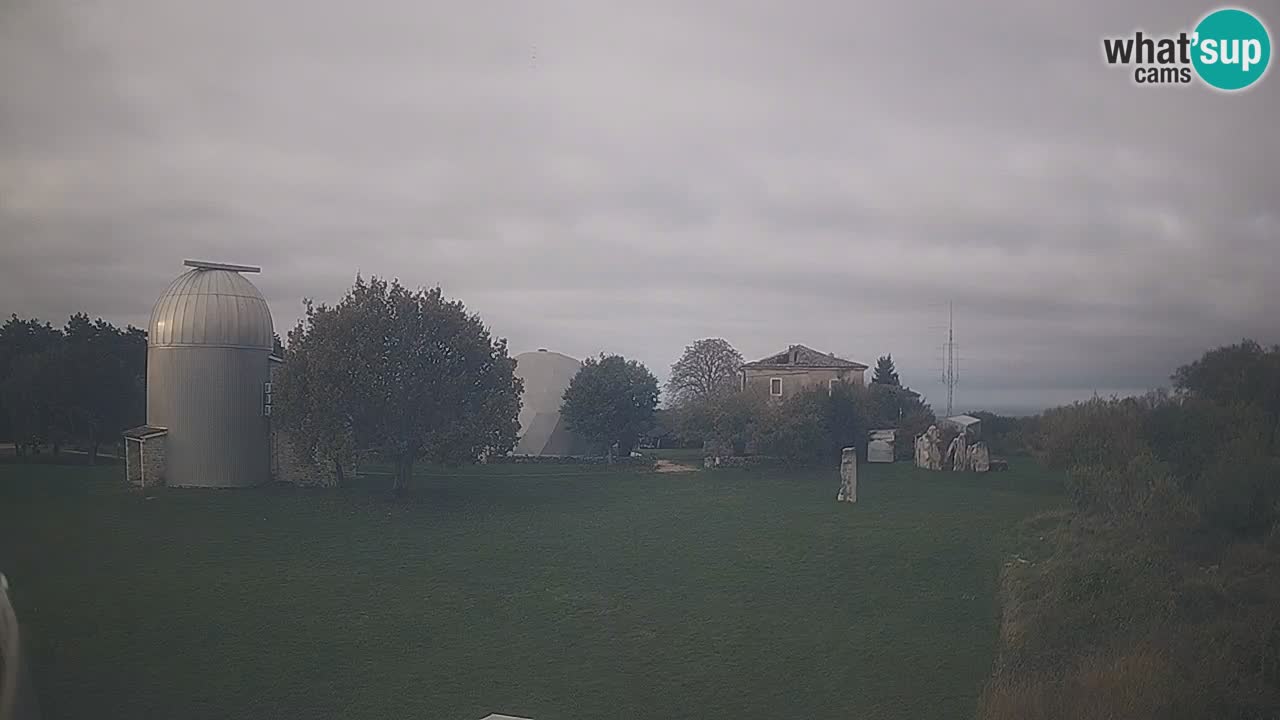 Webcam en direct de l’Observatoire de Višnjan – Explorez le ciel, les astéroïdes, les comètes et les météoroïdes