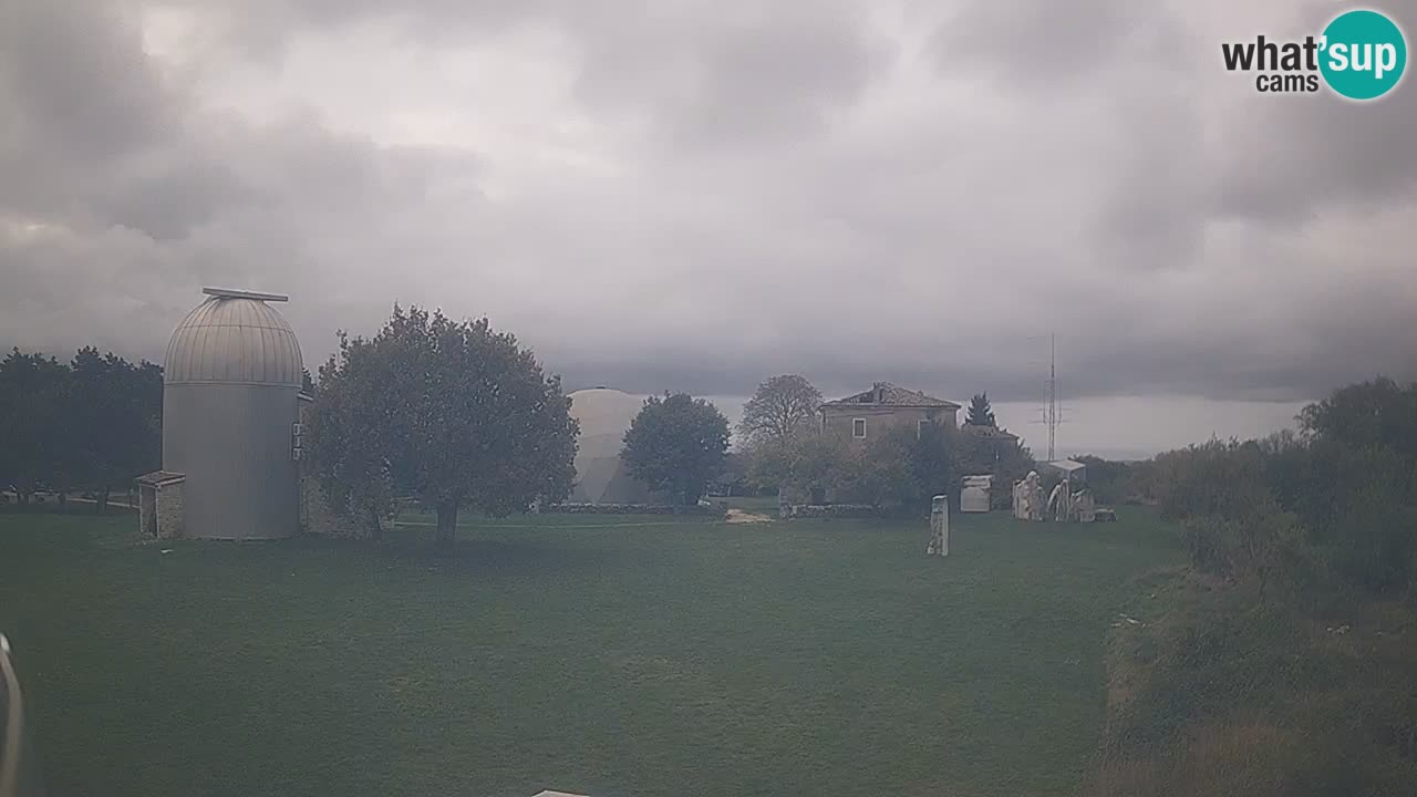 Cámara web en vivo del Observatorio de Višnjan: explora el cielo, los asteroides, cometas y meteoroides