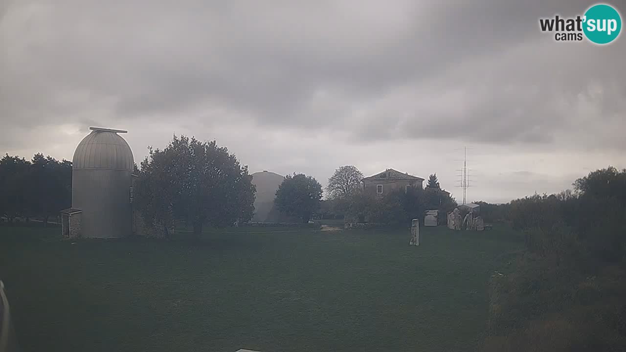 Višnjan-Observatorium Live Webcam – Explore the Sky, Asteroids, Comets, and Meteoroids