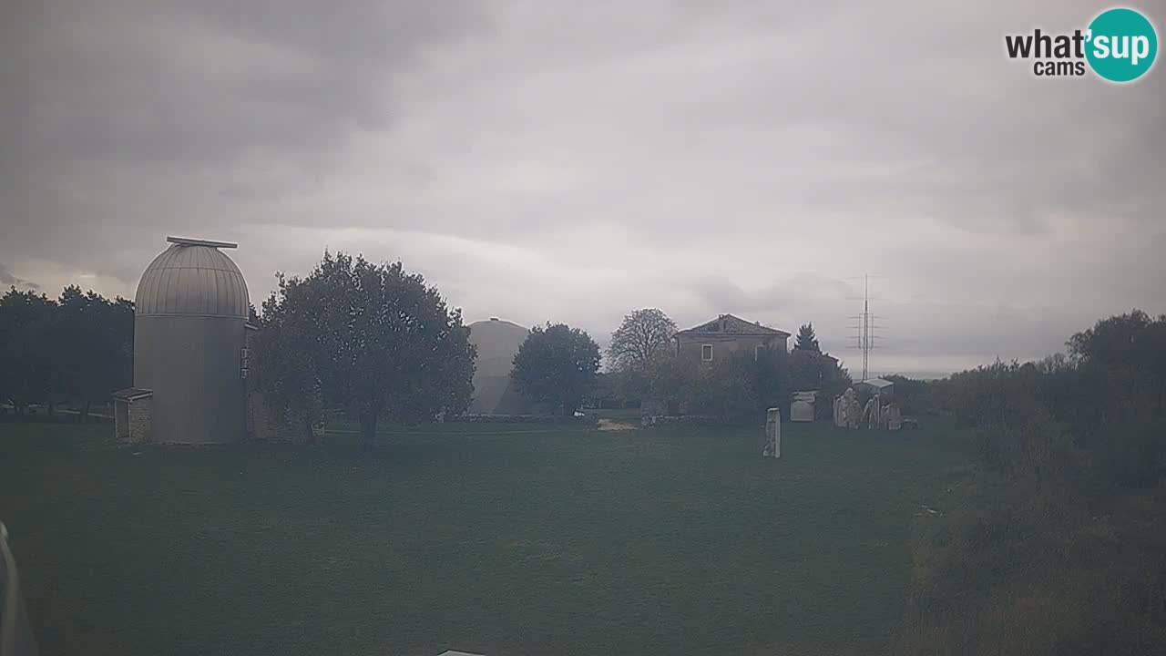 Webcam en direct de l’Observatoire de Višnjan – Explorez le ciel, les astéroïdes, les comètes et les météoroïdes