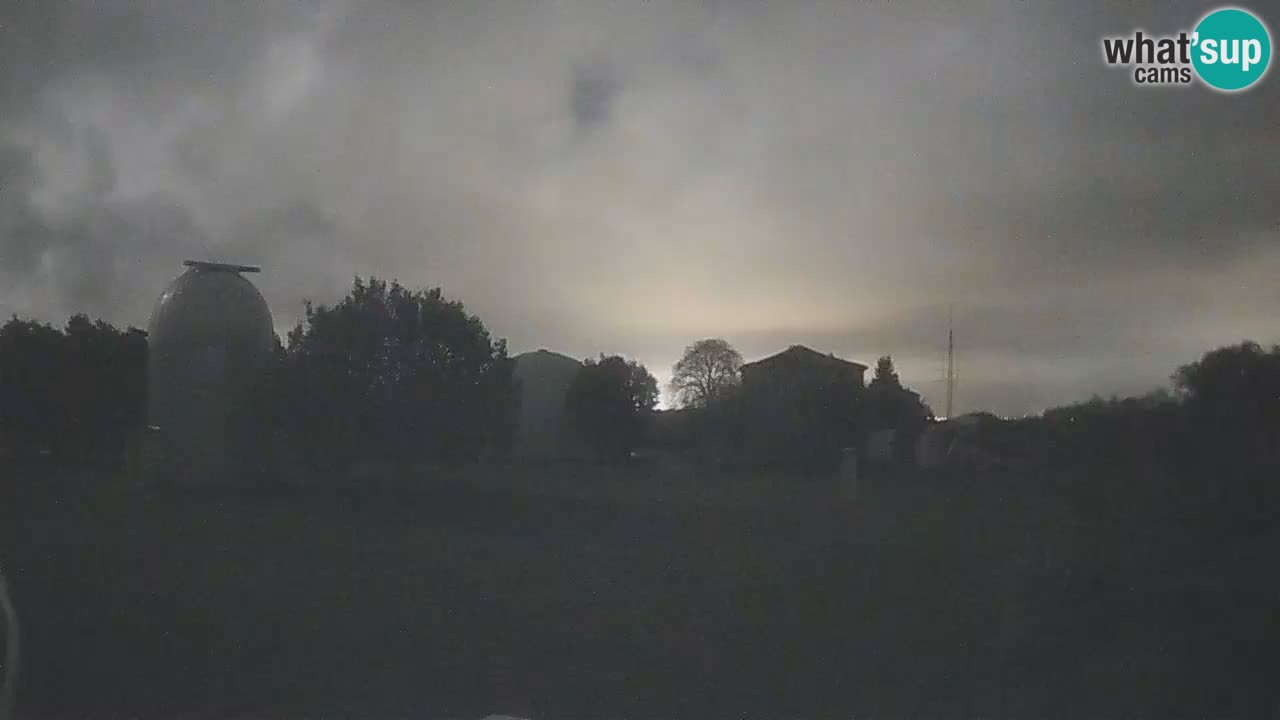 Cámara web en vivo del Observatorio de Višnjan: explora el cielo, los asteroides, cometas y meteoroides