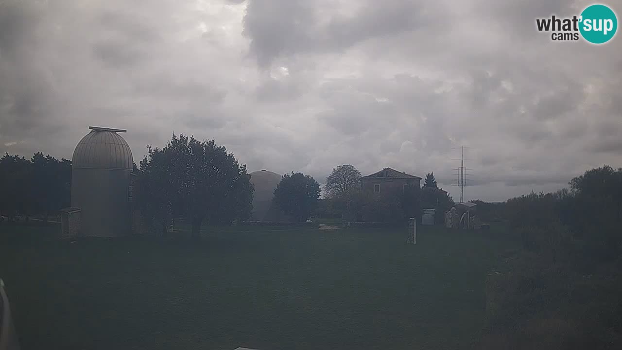 Cámara web en vivo del Observatorio de Višnjan: explora el cielo, los asteroides, cometas y meteoroides