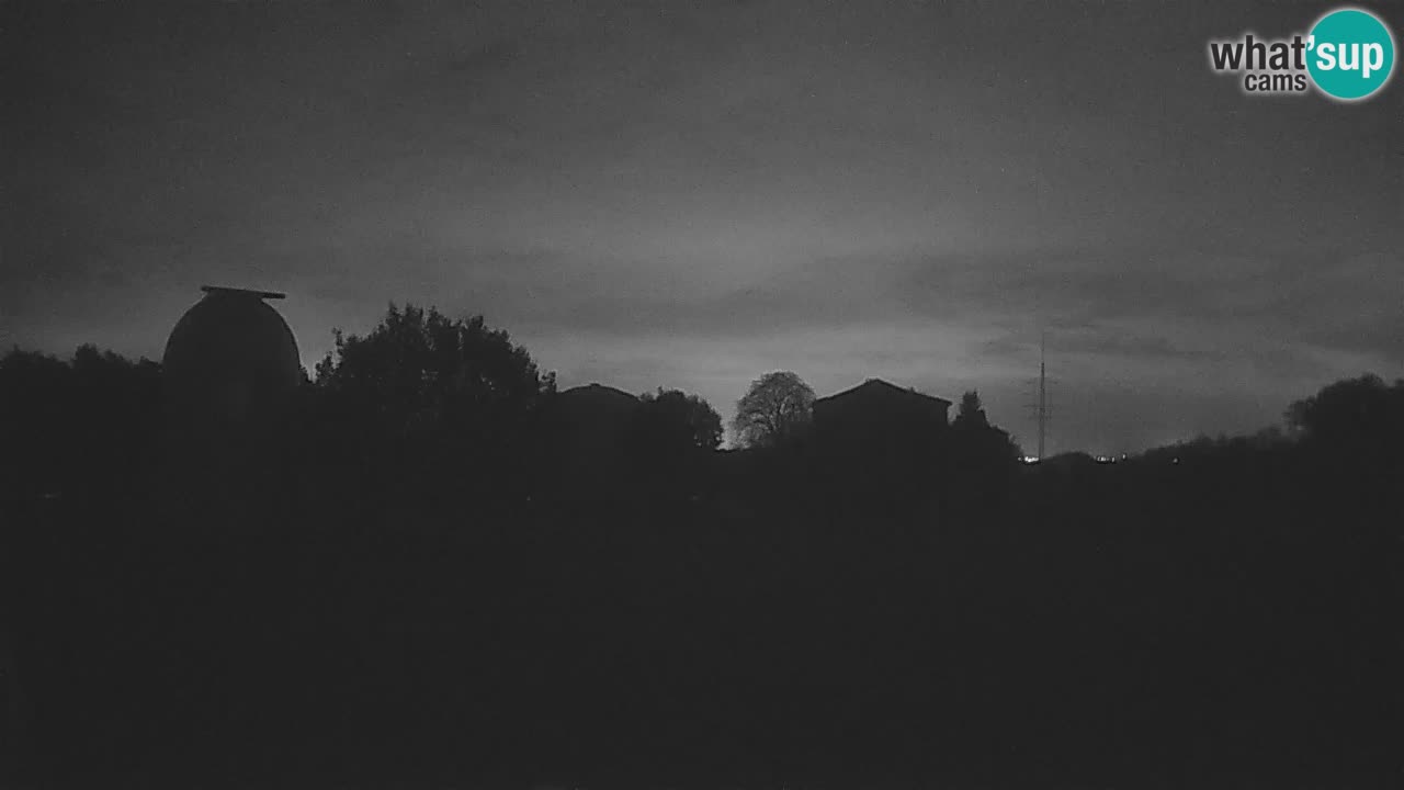 Webcam en direct de l’Observatoire de Višnjan – Explorez le ciel, les astéroïdes, les comètes et les météoroïdes