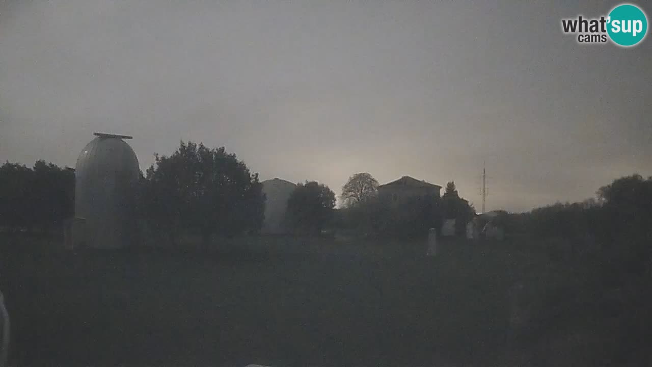 Cámara web en vivo del Observatorio de Višnjan: explora el cielo, los asteroides, cometas y meteoroides