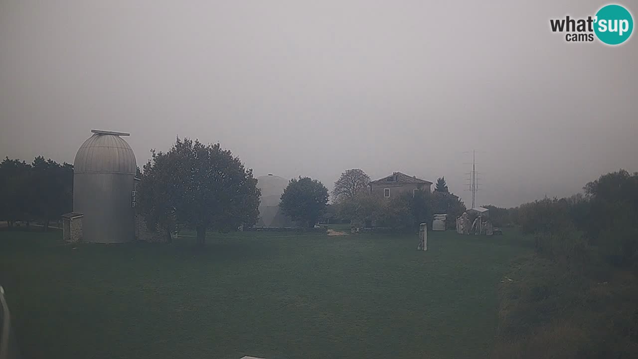 Webcam en direct de l’Observatoire de Višnjan – Explorez le ciel, les astéroïdes, les comètes et les météoroïdes