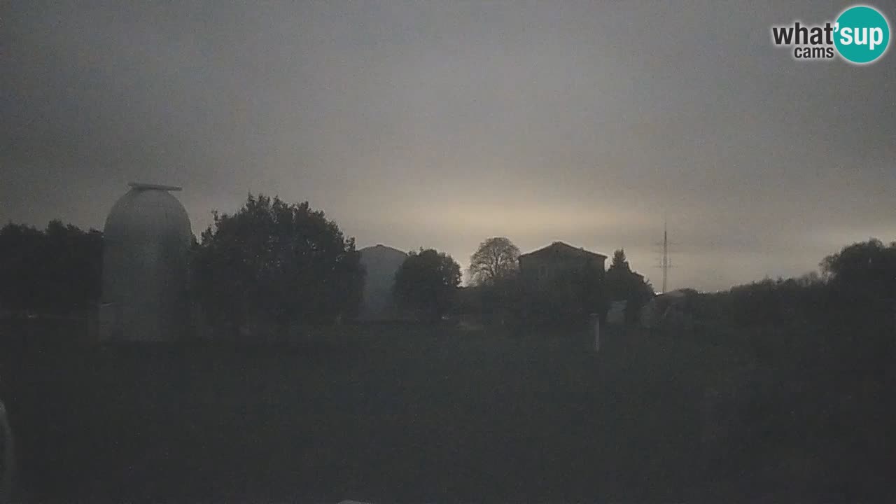 Cámara web en vivo del Observatorio de Višnjan: explora el cielo, los asteroides, cometas y meteoroides