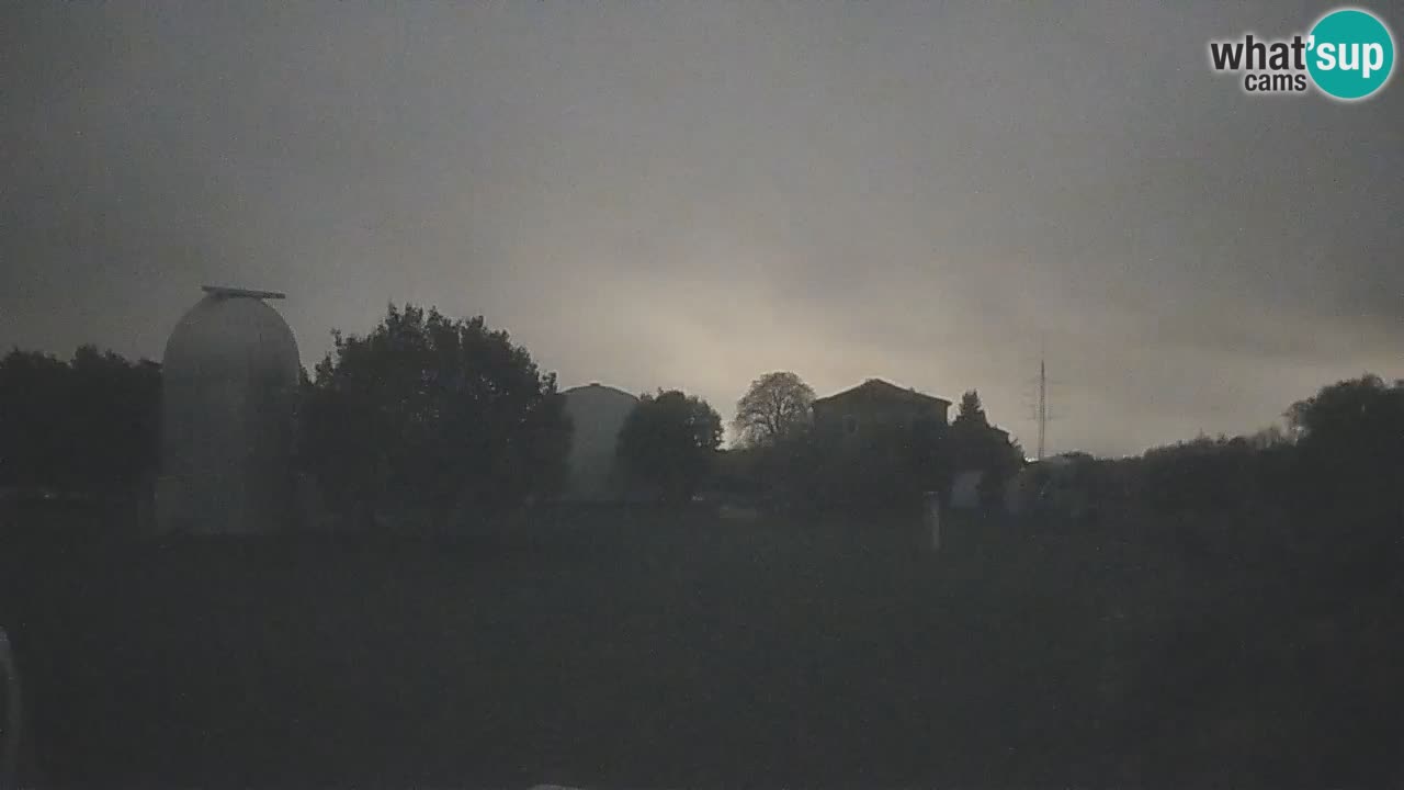 Webcam live dell’Osservatorio di  – Esplora il cielo, gli asteroidi, i comete e i meteoroidi.