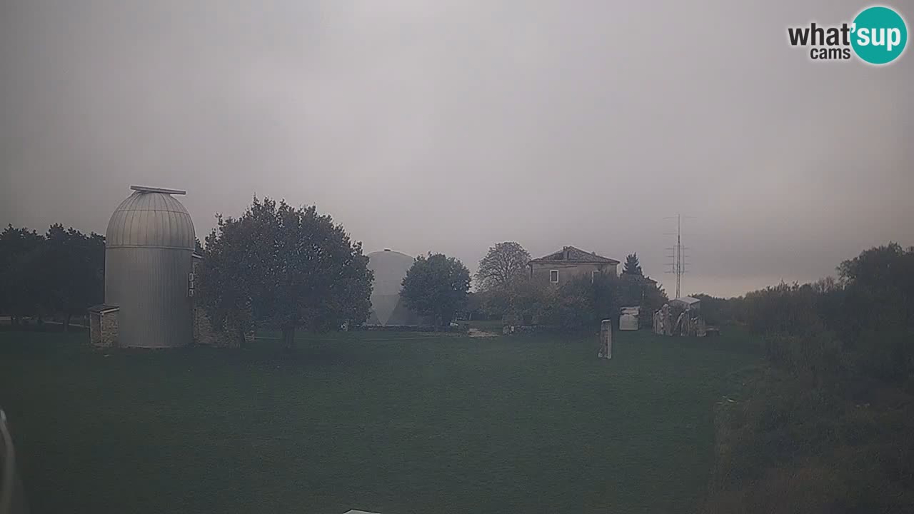 Webcam en direct de l’Observatoire de Višnjan – Explorez le ciel, les astéroïdes, les comètes et les météoroïdes