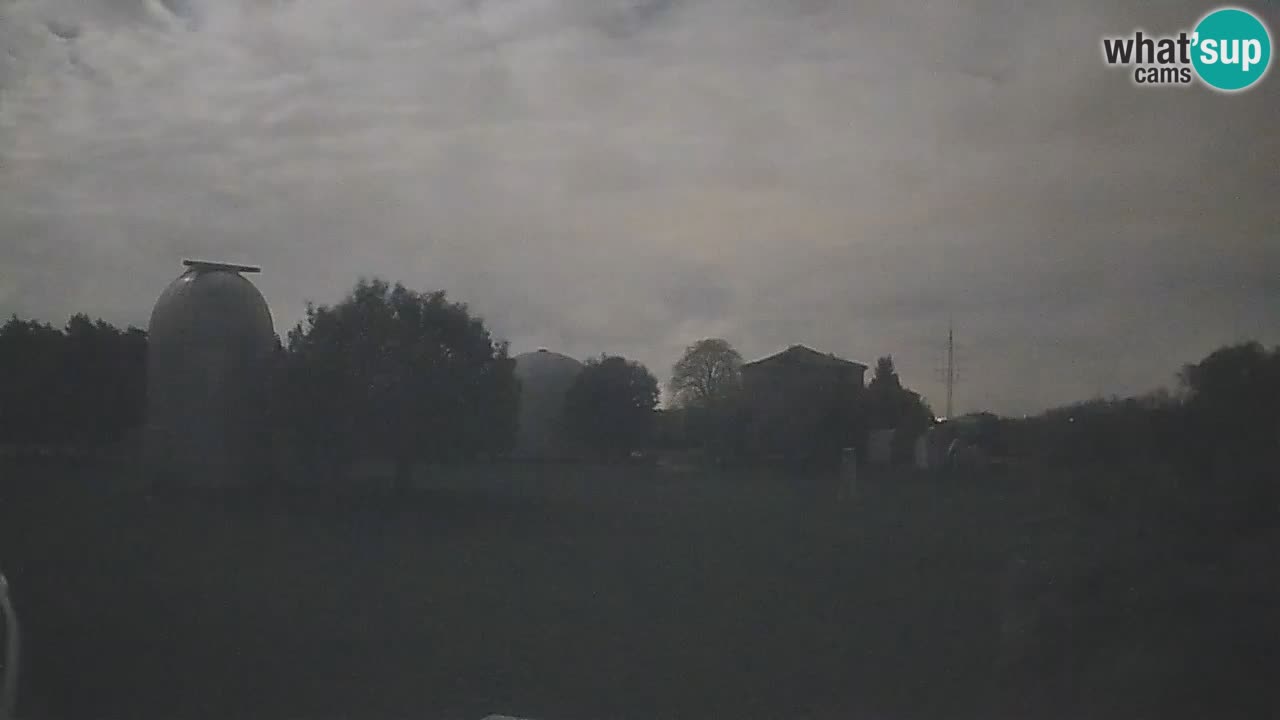 Višnjan-Observatorium Live Webcam – Explore the Sky, Asteroids, Comets, and Meteoroids