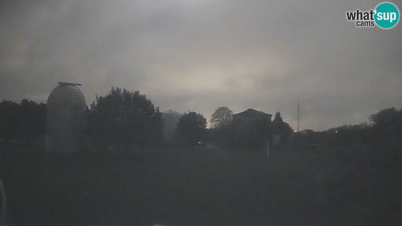 Višnjan-Observatorium Live Webcam – Explore the Sky, Asteroids, Comets, and Meteoroids