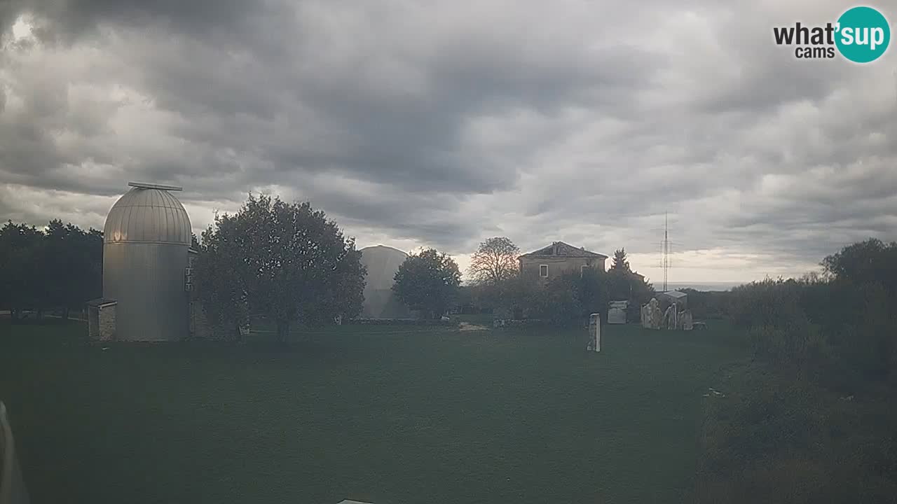 Cámara web en vivo del Observatorio de Višnjan: explora el cielo, los asteroides, cometas y meteoroides