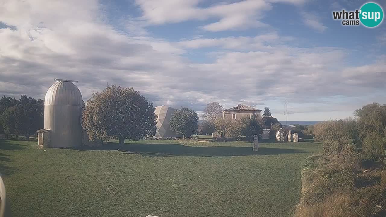 Cámara web en vivo del Observatorio de Višnjan: explora el cielo, los asteroides, cometas y meteoroides