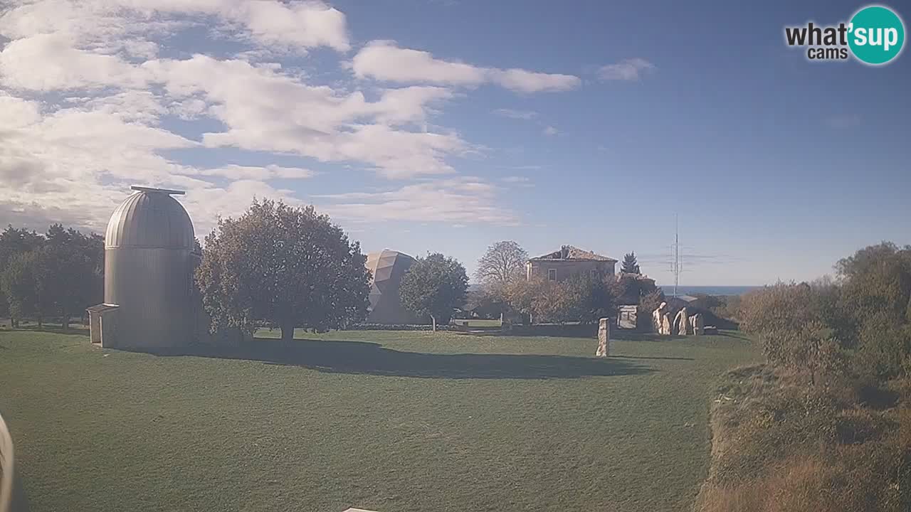 Višnjan-Observatorium Live Webcam – Explore the Sky, Asteroids, Comets, and Meteoroids