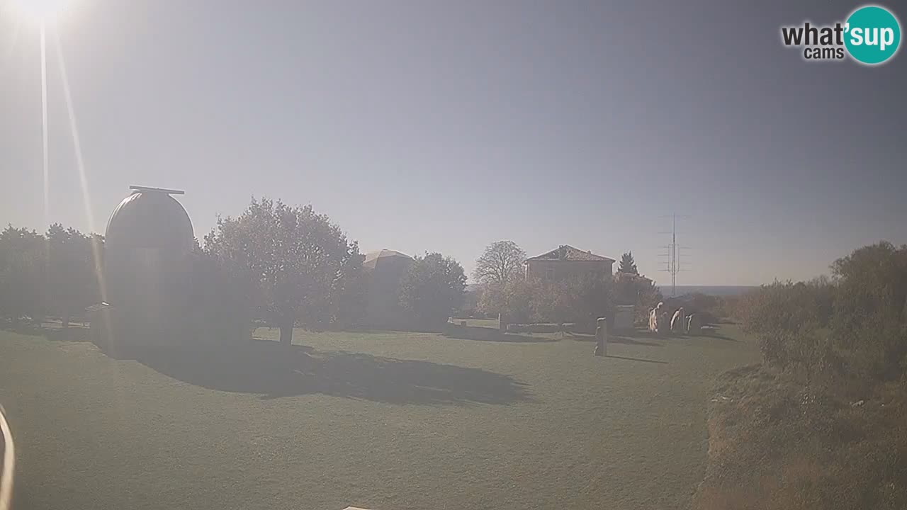 Višnjan-Observatorium Live Webcam – Explore the Sky, Asteroids, Comets, and Meteoroids