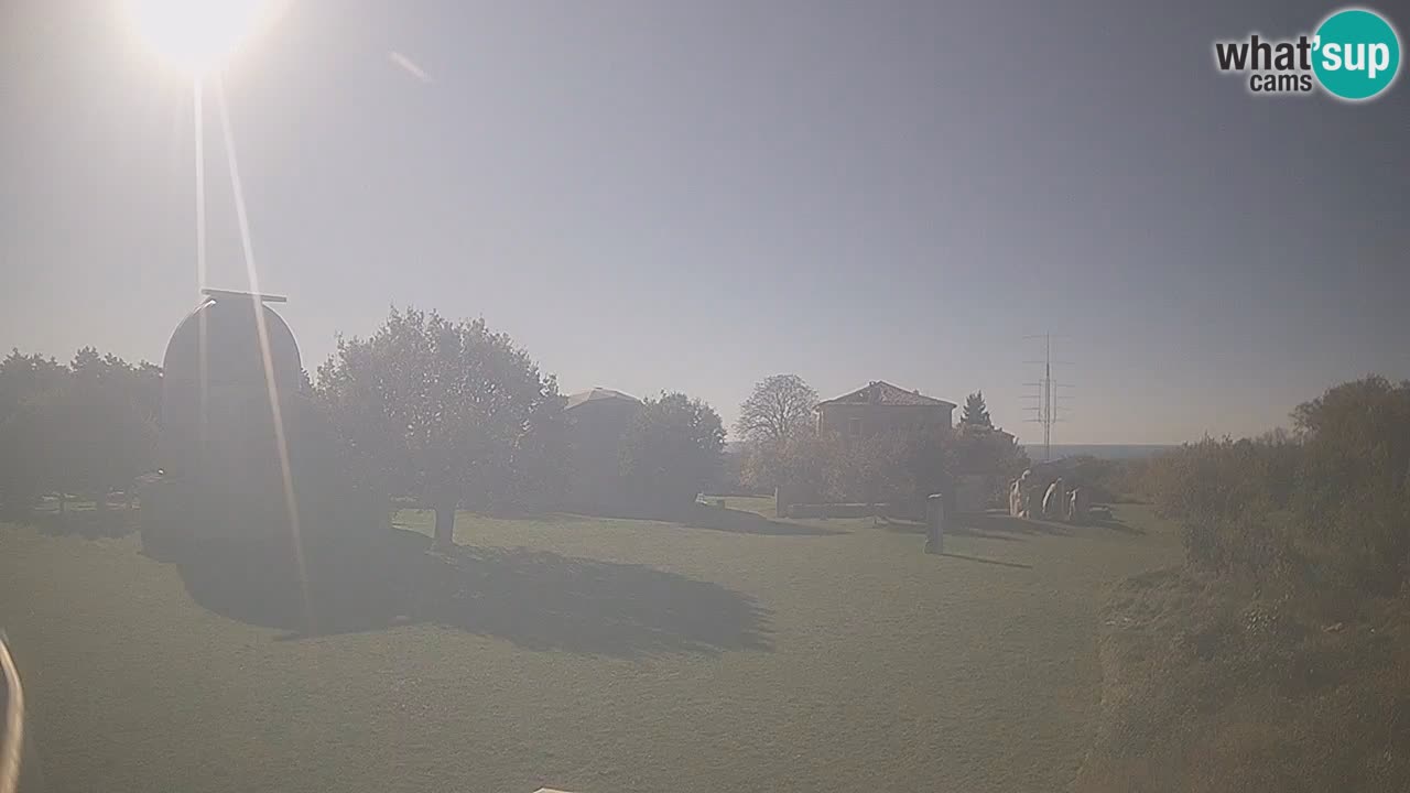 Observatorij Višnjan spletna kamera – Odkrivajte nebo, asteroide, komete in meteorite