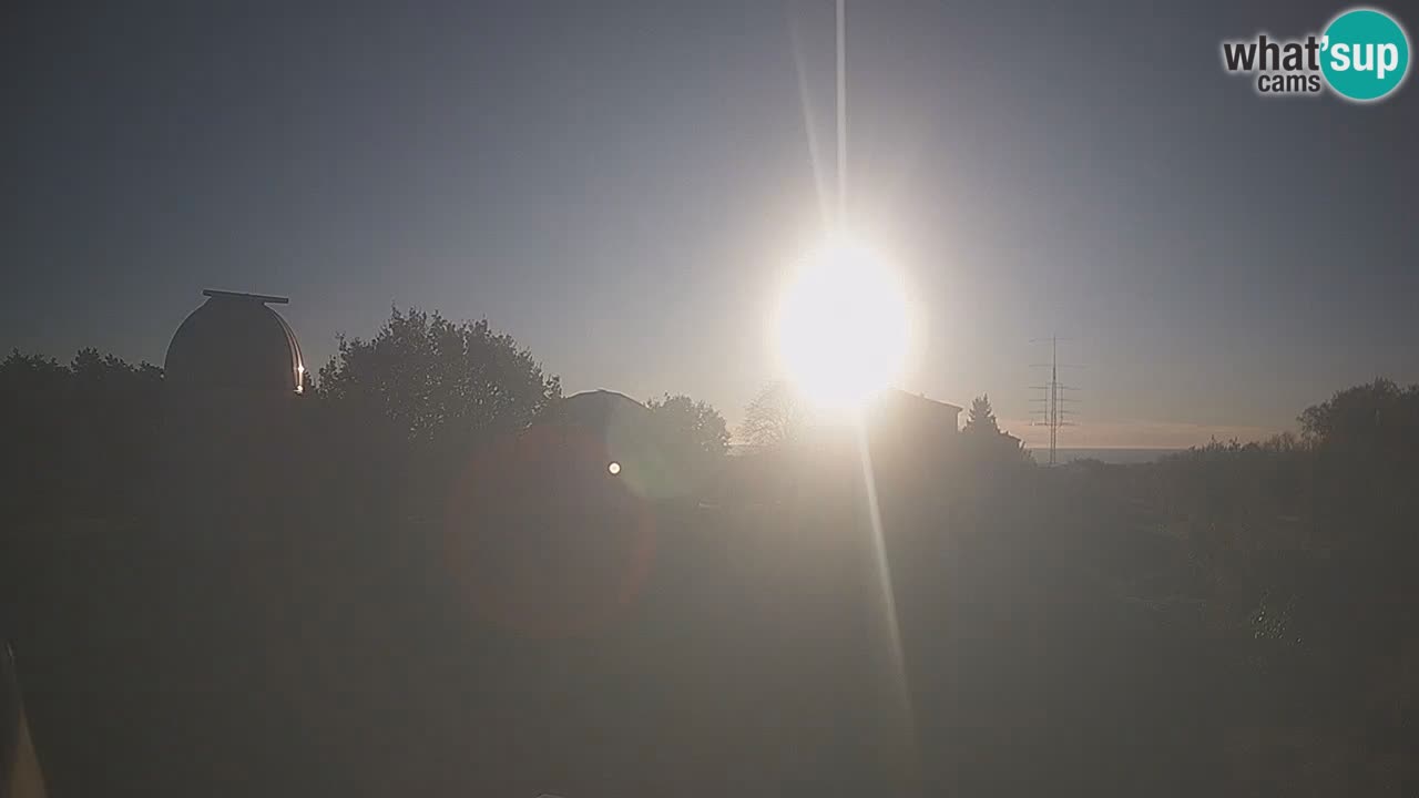 Višnjan-Observatorium Live Webcam – Explore the Sky, Asteroids, Comets, and Meteoroids