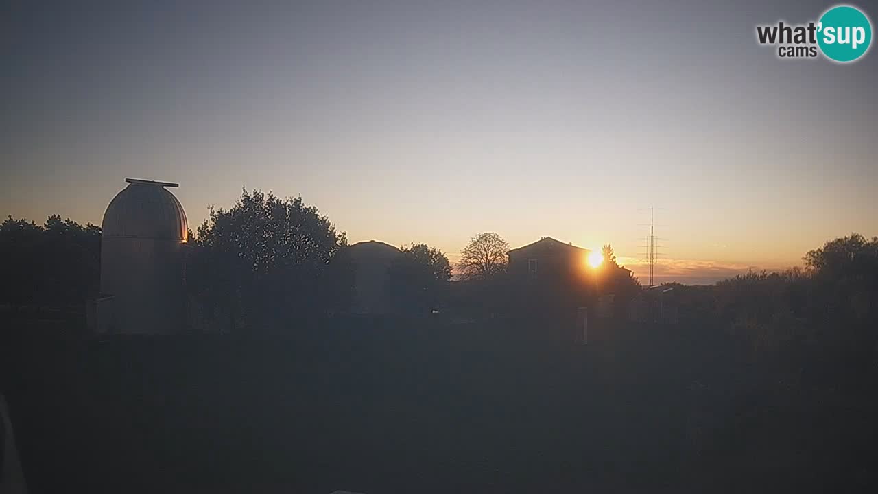 Višnjan-Observatorium Live Webcam – Explore the Sky, Asteroids, Comets, and Meteoroids