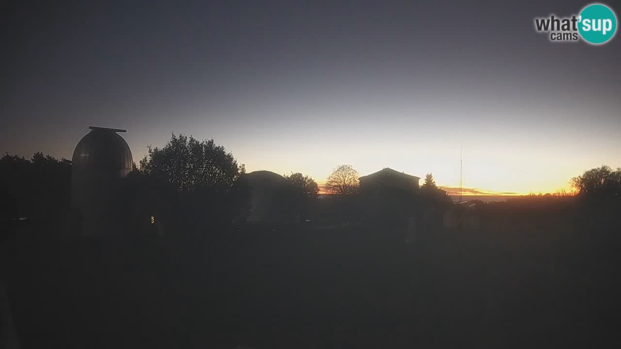 Cámara web en vivo del Observatorio de Višnjan: explora el cielo, los asteroides, cometas y meteoroides