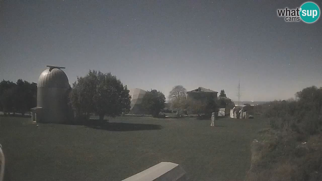 Višnjan-Observatorium Live Webcam – Explore the Sky, Asteroids, Comets, and Meteoroids