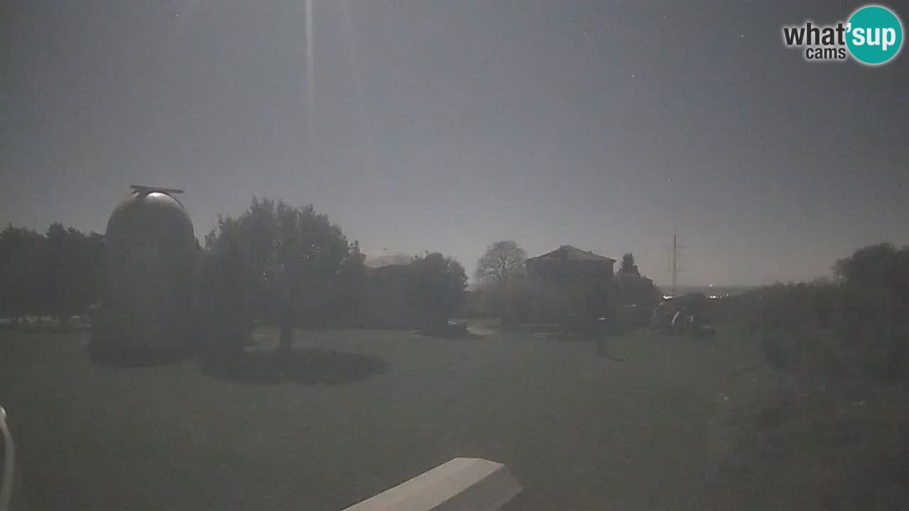 Webcam en direct de l’Observatoire de Višnjan – Explorez le ciel, les astéroïdes, les comètes et les météoroïdes